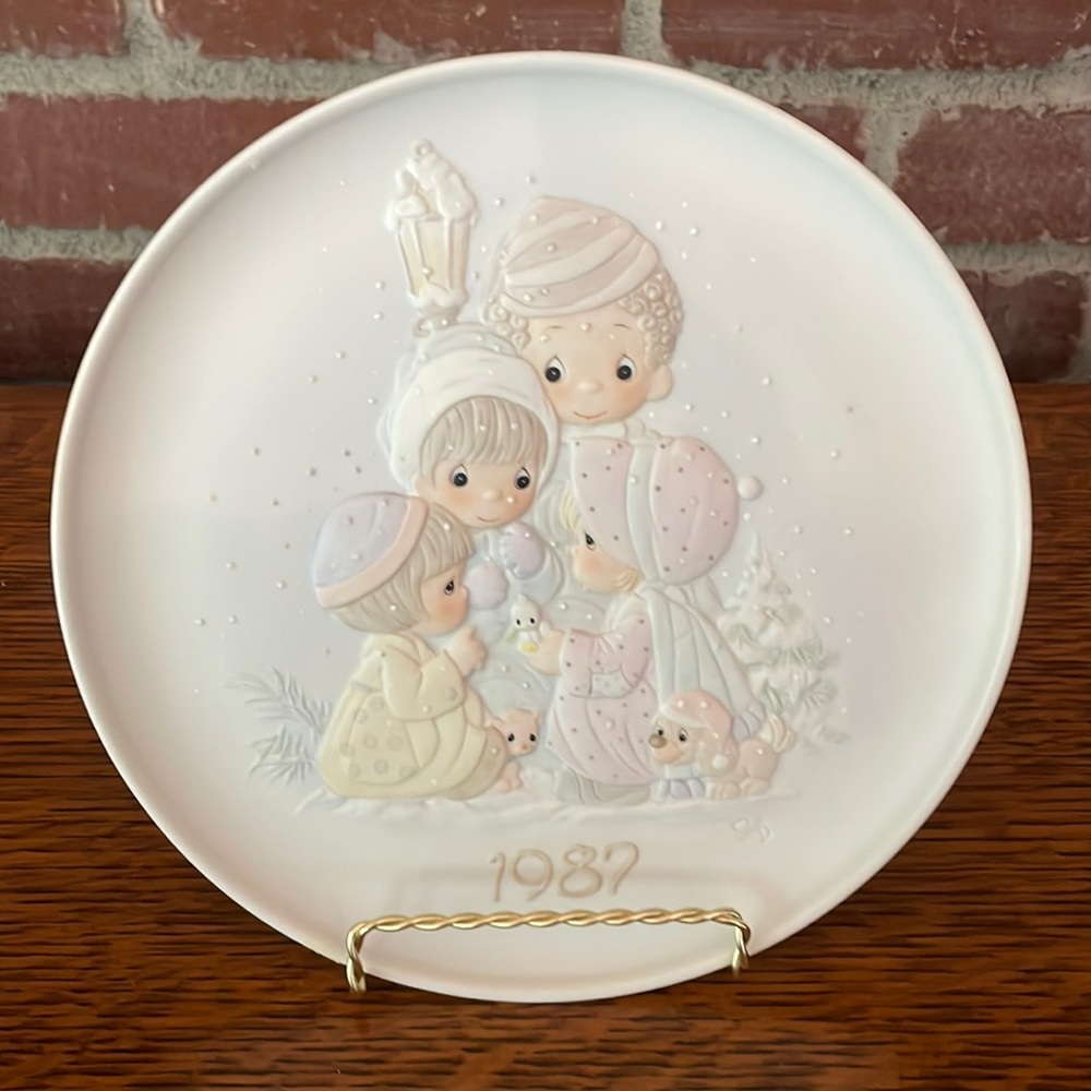 Precious Moments 1987 Plate “My Peace I Give Unto Thee”